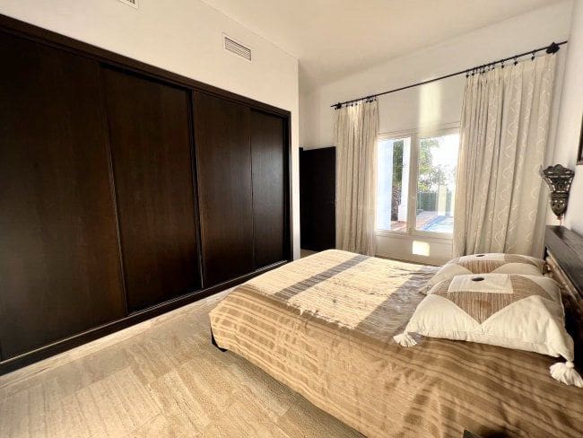 4 soveværelse Villa til leje i Manilva - € 8.000 (Ref: 9233104)