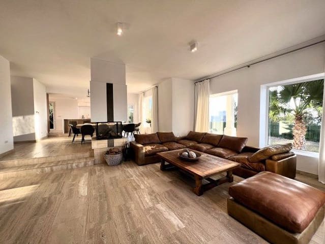 4 bedroom Villa for rent in Manilva - € 8,000 (Ref: 9233104)