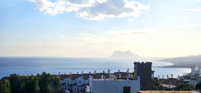 4 soveværelse Villa til leje i Manilva - € 8.000 (Ref: 9233104)