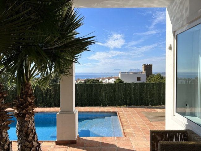 4 soveværelse Villa til leje i Manilva - € 8.000 (Ref: 9233104)