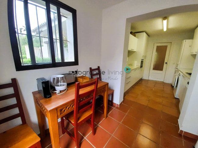4 soveværelse Byhus til leje i Sotogrande - € 1.700 (Ref: 9243481)