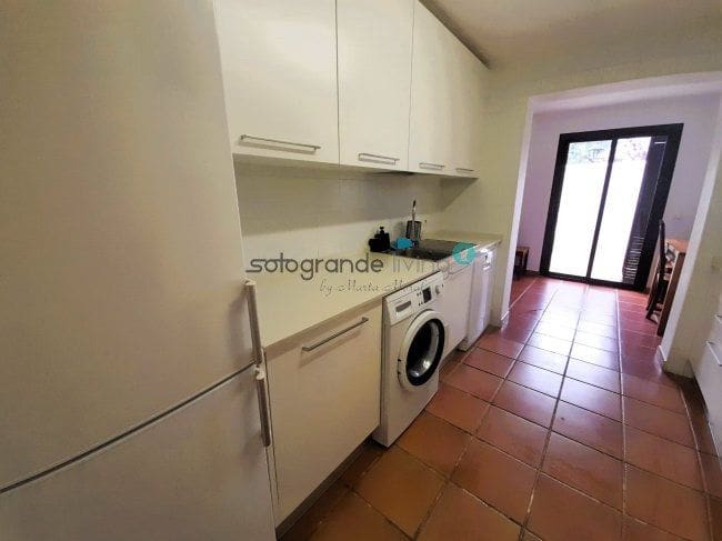 4 soveværelse Byhus til leje i Sotogrande - € 1.700 (Ref: 9243481)