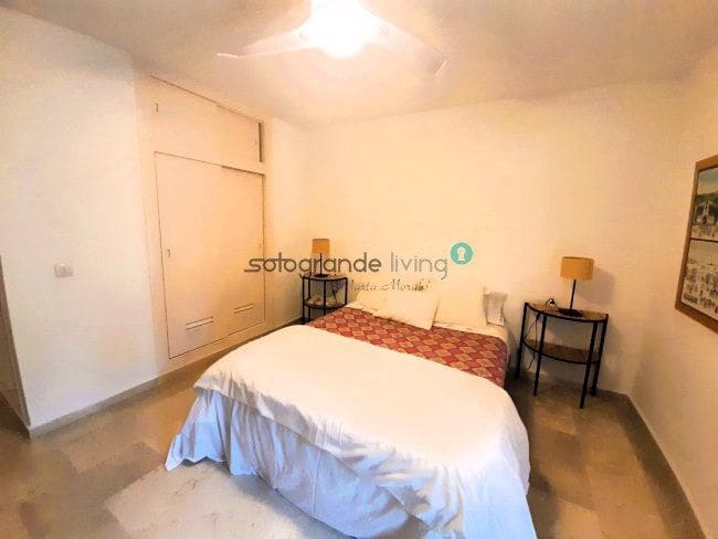 4 soveværelse Byhus til leje i Sotogrande - € 1.700 (Ref: 9243481)