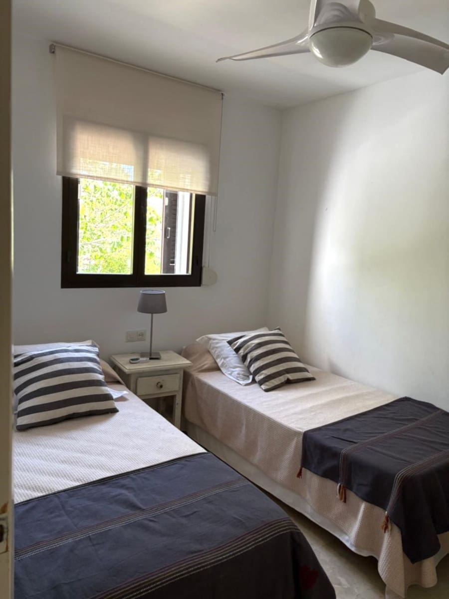 4 soveværelse Byhus til leje i Sotogrande - € 1.700 (Ref: 9243481)