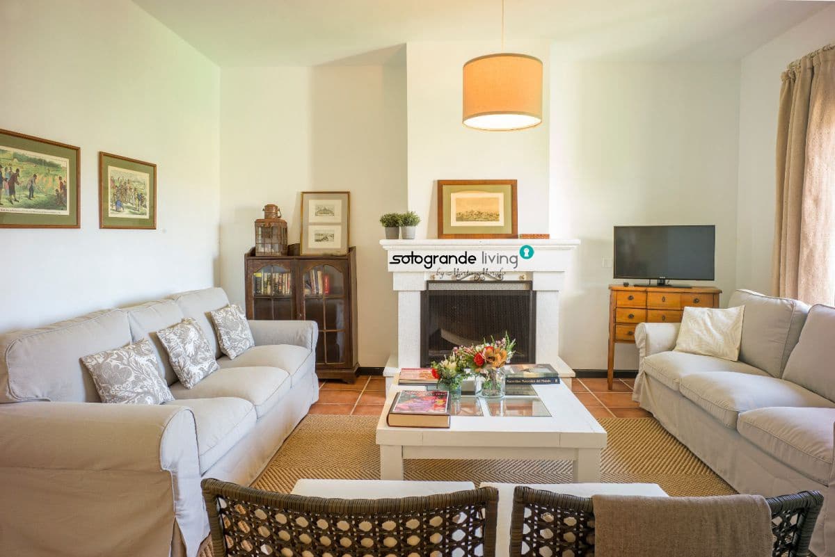 4 bedroom Townhouse for rent in Sotogrande - € 1,800 (Ref: 9322097)