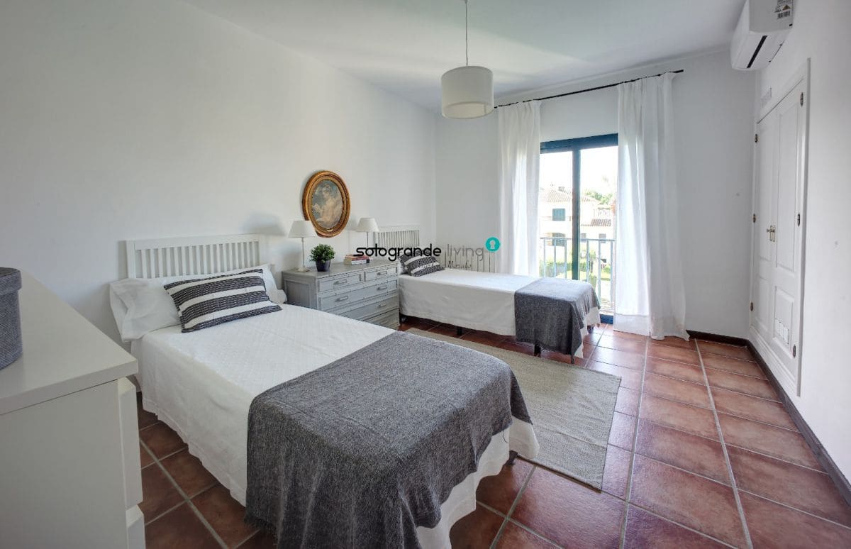 4 bedroom Townhouse for rent in Sotogrande - € 1,800 (Ref: 9322097)