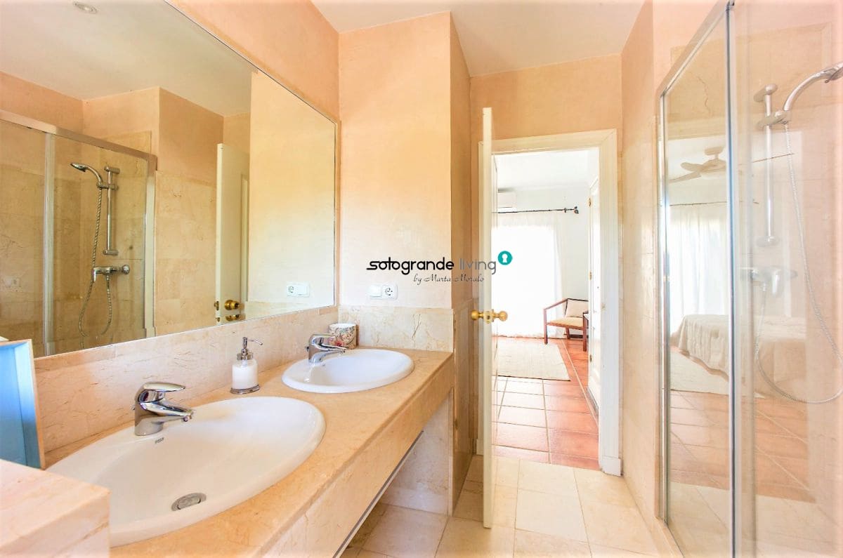 4 bedroom Townhouse for rent in Sotogrande - € 1,800 (Ref: 9322097)
