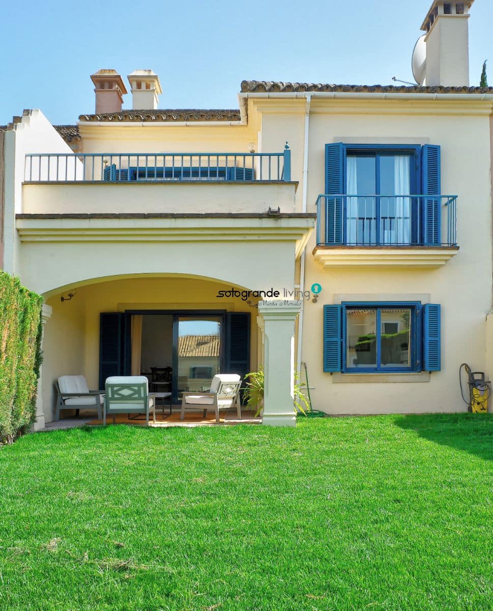 4 bedroom Townhouse for rent in Sotogrande - € 1,800 (Ref: 9322097)