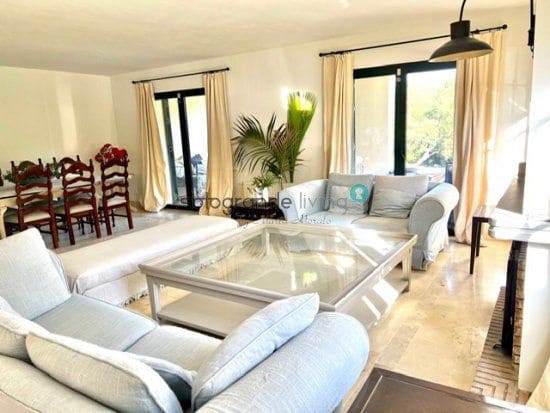 5 bedroom Villa for sale in Sotogrande - € 1,150,000 (Ref: 9349749)