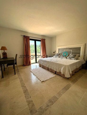 5 bedroom Villa for sale in Sotogrande - € 1,150,000 (Ref: 9349749)