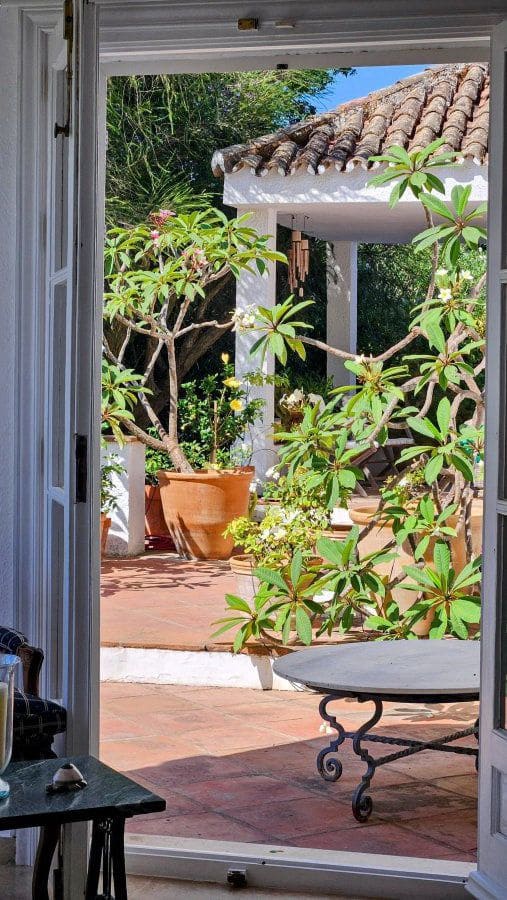 4 bedroom Villa for sale in Sotogrande - € 1,250,000 (Ref: 9353796)