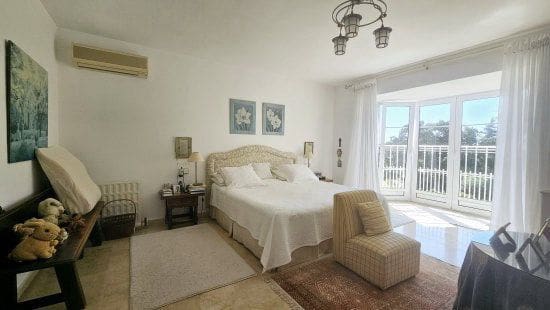 4 bedroom Villa for sale in Sotogrande - € 1,250,000 (Ref: 9353796)