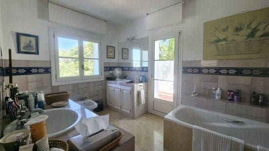 4 bedroom Villa for sale in Sotogrande - € 1,250,000 (Ref: 9353796)