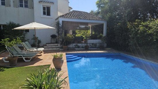 4 bedroom Villa for sale in Sotogrande - € 1,250,000 (Ref: 9353796)