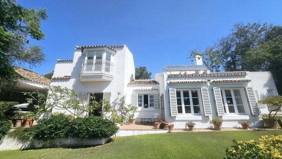 4 bedroom Villa for sale in Sotogrande - € 1,250,000 (Ref: 9353796)