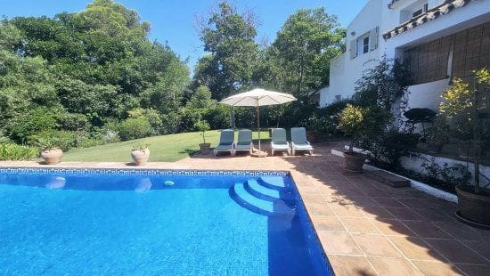 4 bedroom Villa for sale in Sotogrande - € 1,250,000 (Ref: 9353796)