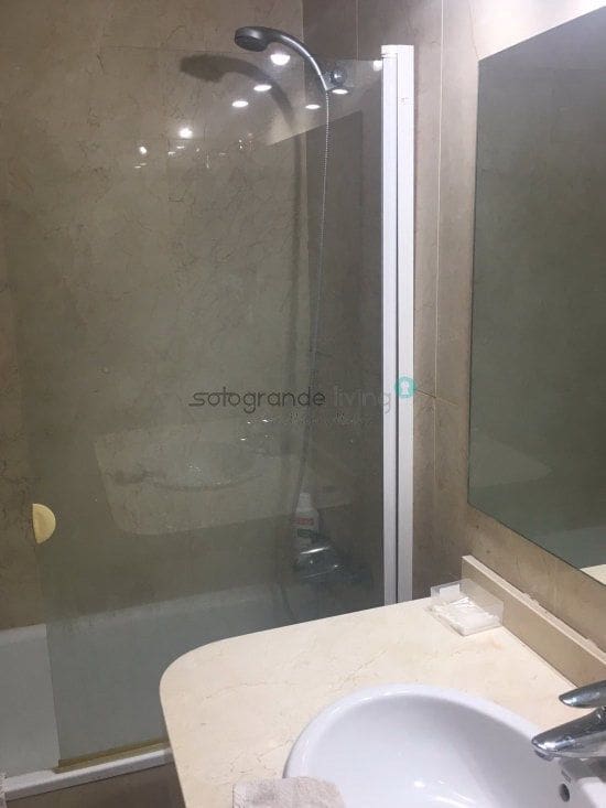 1 slaapkamer Appartement te koop in Pueblo Nuevo de Guadiaro met garage - € 270.000 (Ref: 9353798)