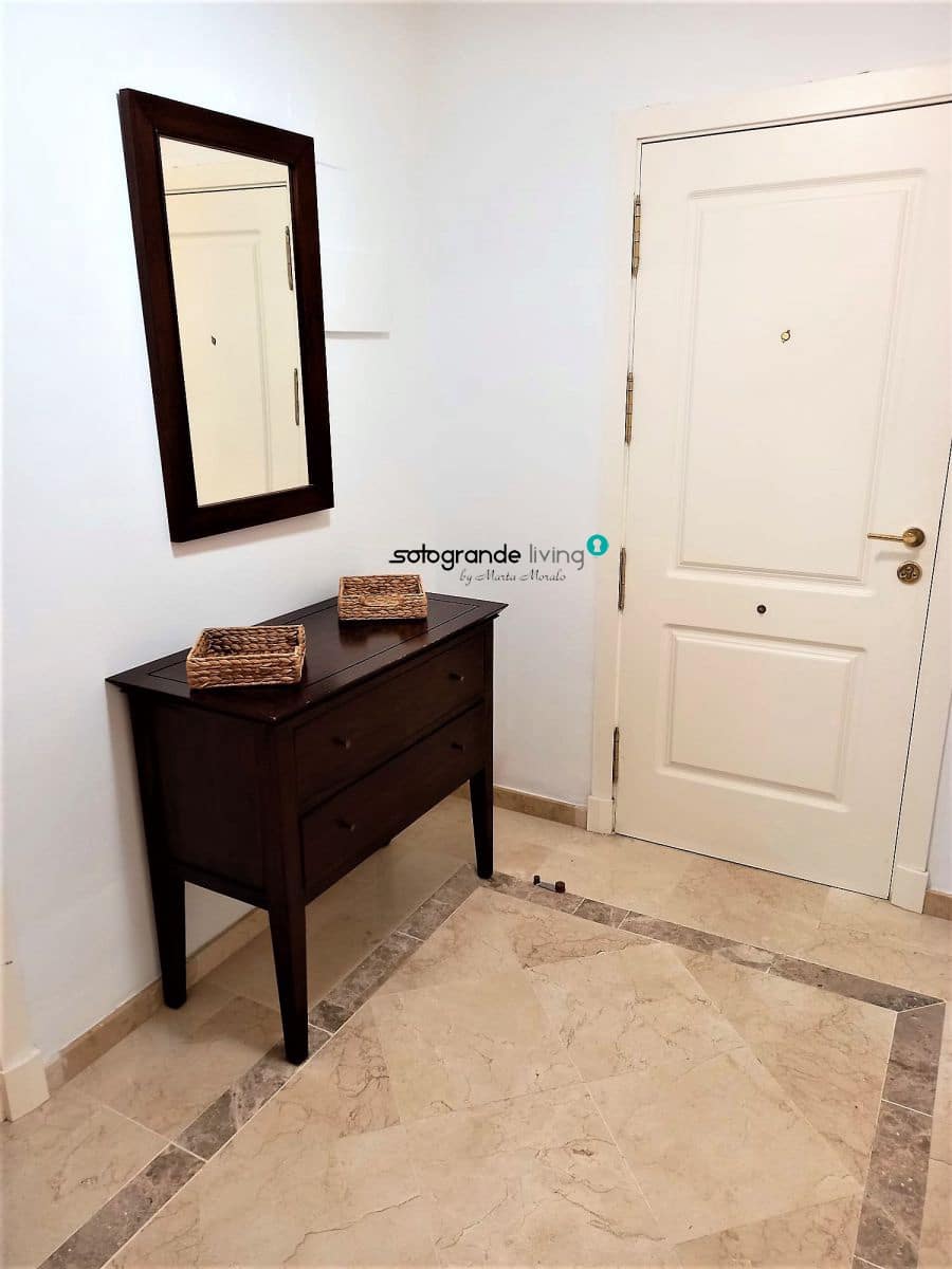 1 slaapkamer Appartement te koop in Pueblo Nuevo de Guadiaro met garage - € 270.000 (Ref: 9353798)