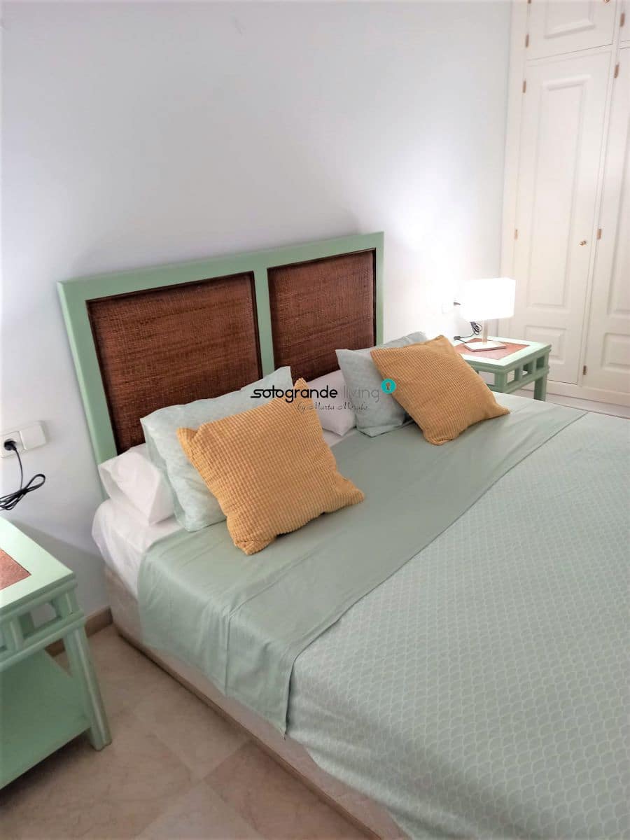 1 slaapkamer Appartement te koop in Pueblo Nuevo de Guadiaro met garage - € 270.000 (Ref: 9353798)