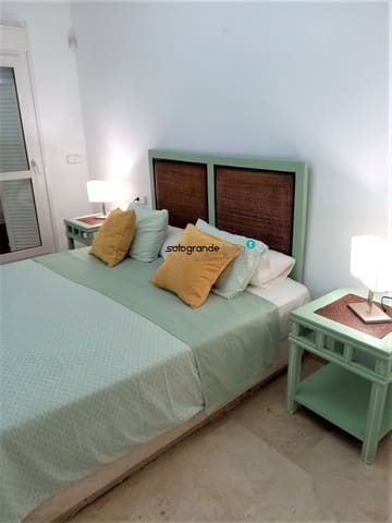 1 slaapkamer Appartement te koop in Pueblo Nuevo de Guadiaro, San Roque met garage - € 270.000 (Ref: 9353798)