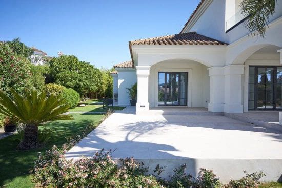 3 Zimmer Villa zu verkaufen in Sotogrande mit Garage - 2.580.000 € (Ref: 9386098)