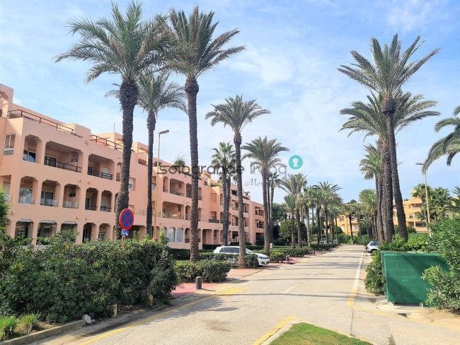 3 soveværelse Lejlighed til salg i Sotogrande med garage - € 410.000 (Ref: 9386099)