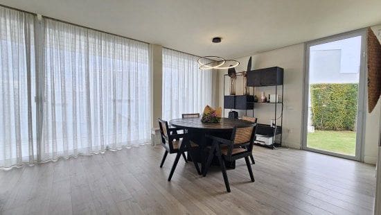 4 bedroom Villa for sale in Sotogrande with garage - € 940,000 (Ref: 9396328)