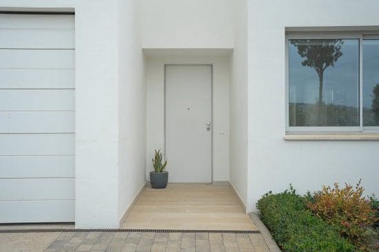 4 bedroom Villa for sale in Sotogrande with garage - € 940,000 (Ref: 9396328)