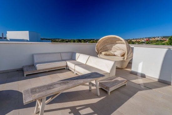 4 bedroom Villa for sale in Sotogrande with garage - € 940,000 (Ref: 9396328)