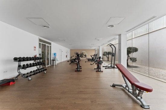 4 bedroom Villa for sale in Sotogrande with garage - € 940,000 (Ref: 9396328)