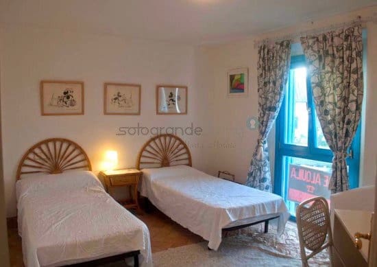 5 bedroom Townhouse for rent in Sotogrande, San Roque - € 3,000 (Ref: 9436975)