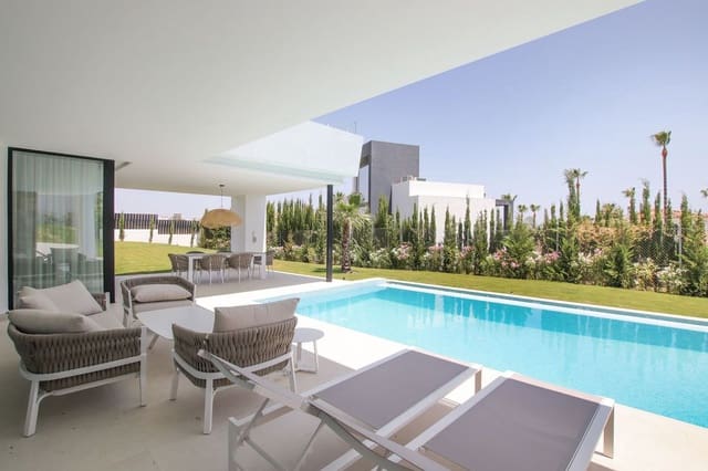 Chalet de 4 habitaciones en Estepona en venta con garaje - 2.495.000 € (Ref: 9439727)