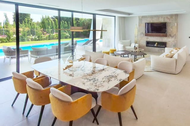 Chalet de 4 habitaciones en Estepona en venta con garaje - 2.495.000 € (Ref: 9439727)