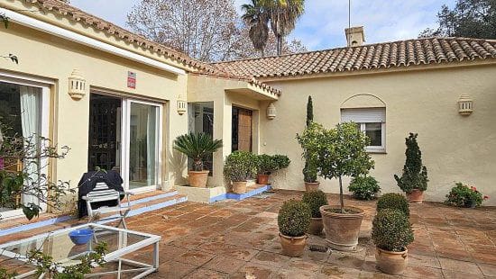 5 Zimmer Villa zu verkaufen in Sotogrande - 995.000 € (Ref: 9439728)