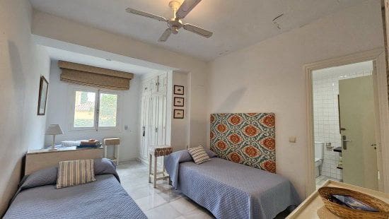 5 Zimmer Villa zu verkaufen in Sotogrande - 995.000 € (Ref: 9439728)