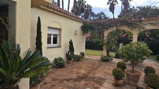 5 Zimmer Villa zu verkaufen in Sotogrande - 995.000 € (Ref: 9439728)