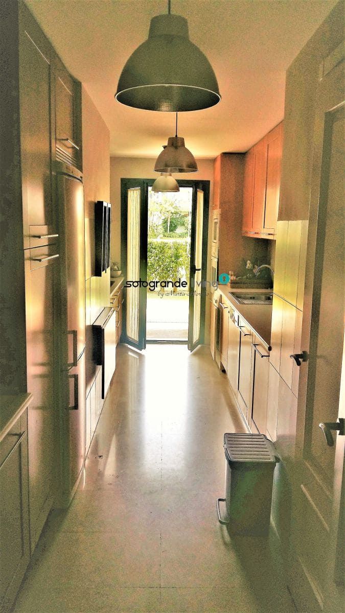 3 sovrum Lägenhet att hyra i Sotogrande med garage - 2 500 € (Ref: 9455971)