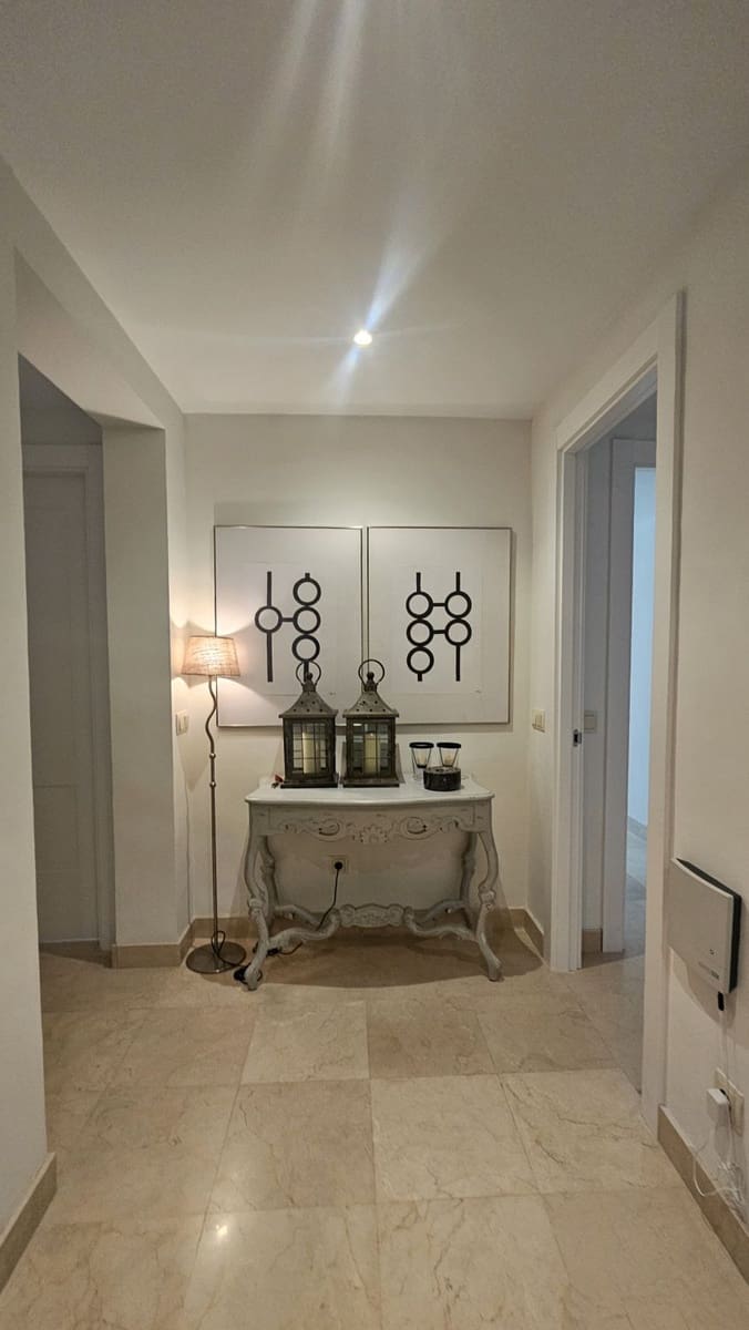 3 quarto Apartamento para arrendar em Sotogrande com garagem - 3 000 € (Ref: 9455971)