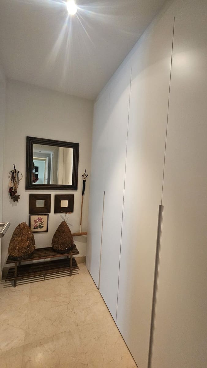 3 quarto Apartamento para arrendar em Sotogrande com garagem - 3 000 € (Ref: 9455971)