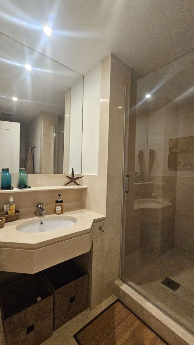 3 quarto Apartamento para arrendar em Sotogrande com garagem - 3 000 € (Ref: 9455971)