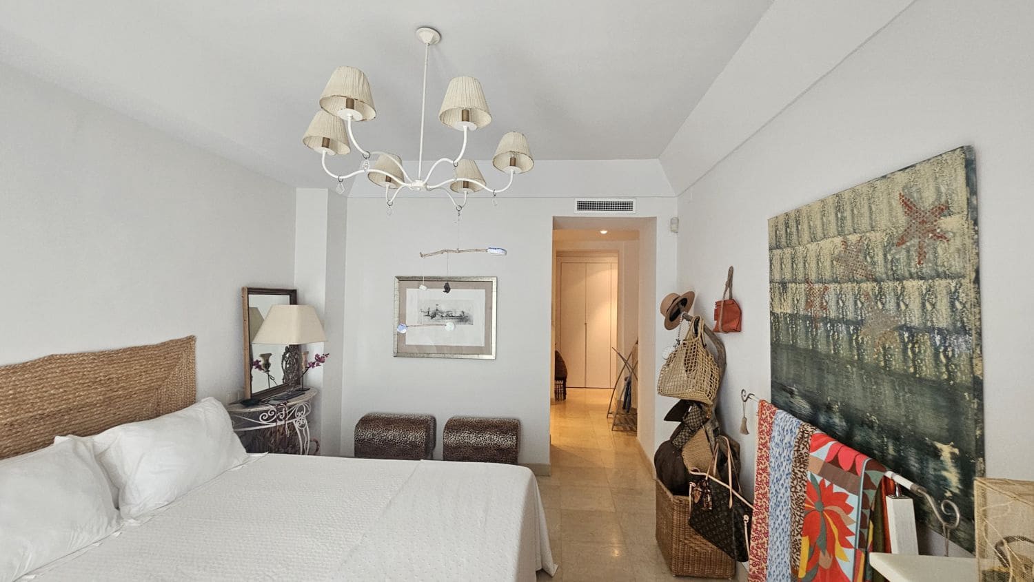 3 quarto Apartamento para arrendar em Sotogrande com garagem - 3 000 € (Ref: 9455971)