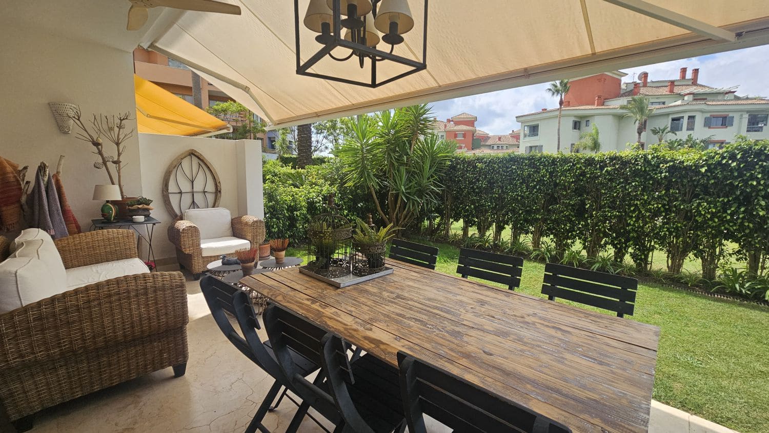 3 quarto Apartamento para arrendar em Sotogrande com garagem - 3 000 € (Ref: 9455971)