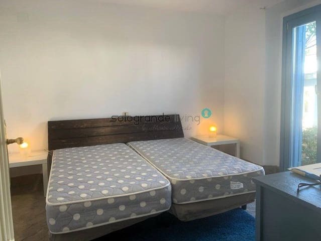 5 quarto Casa em Banda para arrendar em Sotogrande, San Roque - 3 000 € (Ref: 9455972)