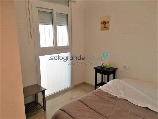 Apartamento de 2 habitaciones en Torreguadiaro en alquiler - 1.000 € (Ref: 9468250)