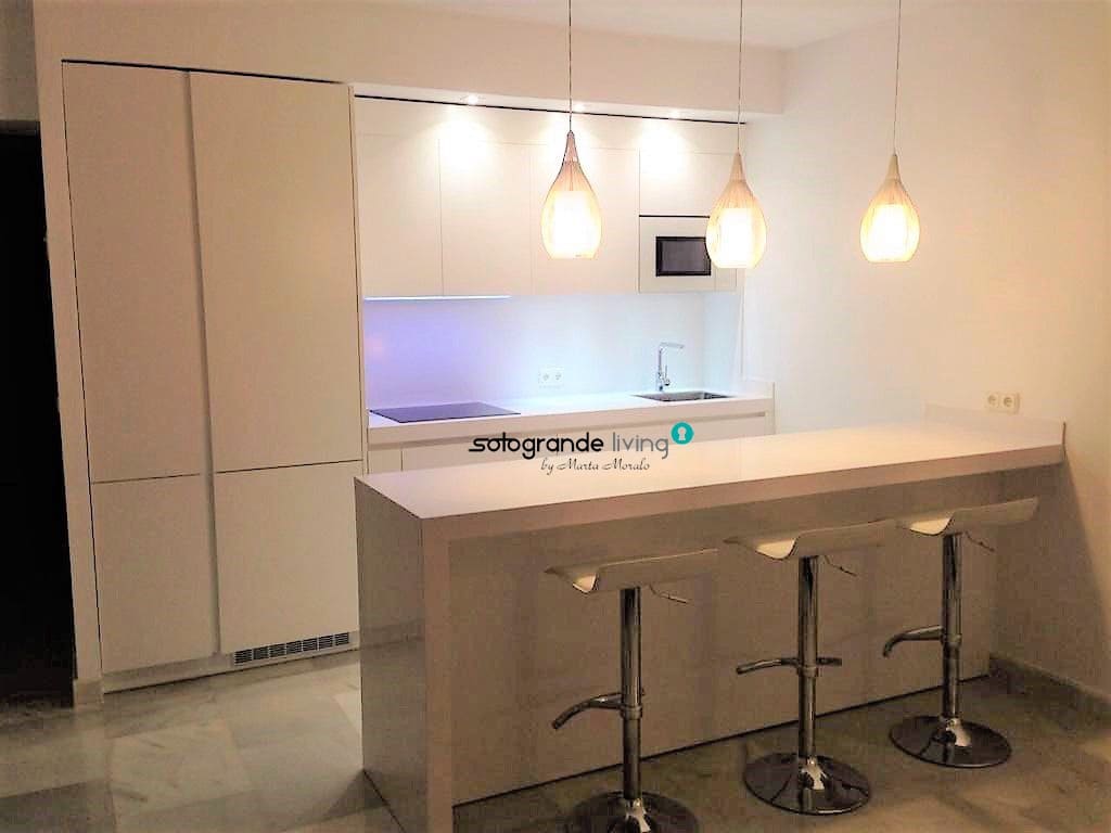 3 soveværelse Lejlighed til leje i Sotogrande med garage - € 2.300 (Ref: 9561450)