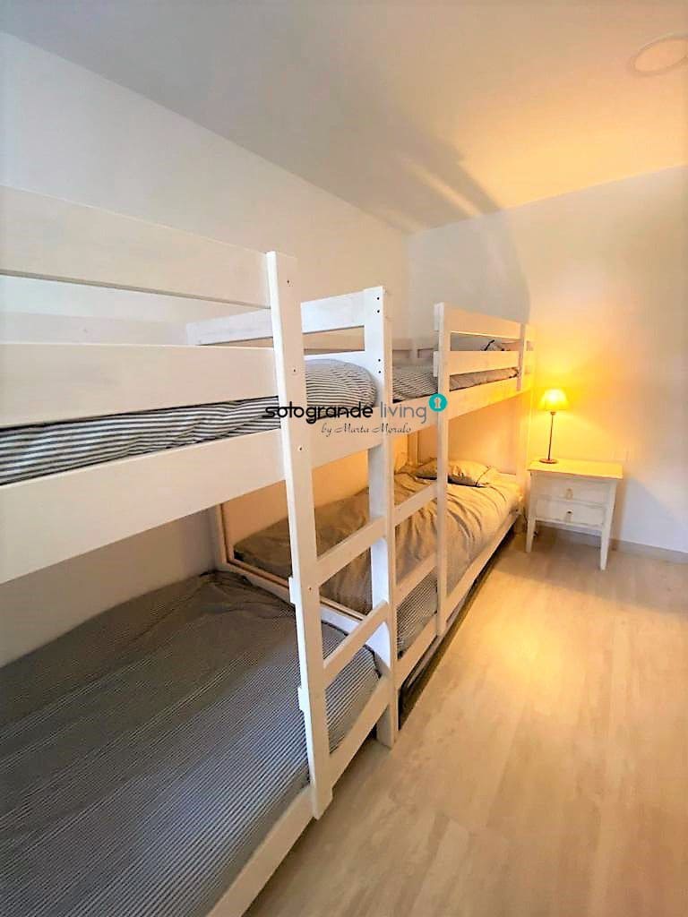 3 soveværelse Lejlighed til leje i Sotogrande med garage - € 2.300 (Ref: 9561450)