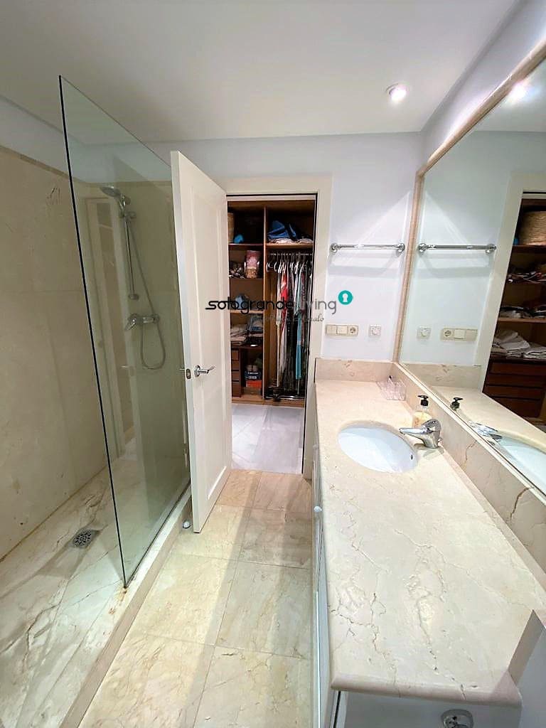 3 soveværelse Lejlighed til leje i Sotogrande med garage - € 2.300 (Ref: 9561450)