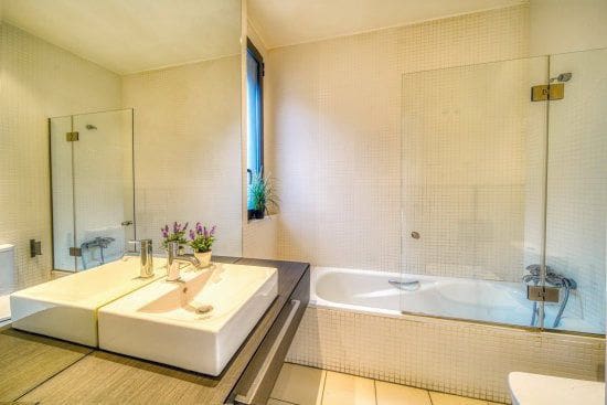 Chalet de 4 habitaciones en San Enrique de Guadiaro, San Roque en venta - 850.000 € (Ref: 9561451)