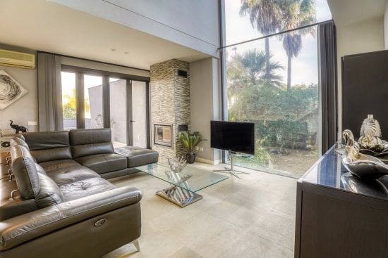 4 bedroom Villa for sale in San Enrique de Guadiaro - € 850,000 (Ref: 9561451)