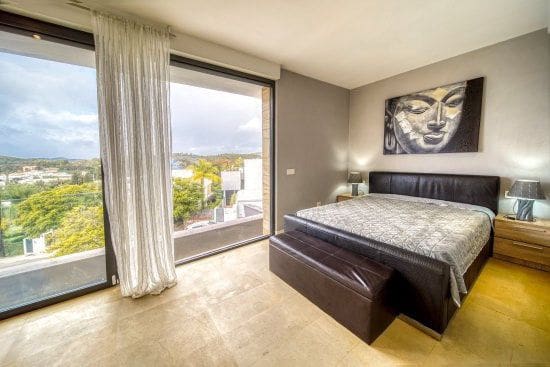 4 bedroom Villa for sale in San Enrique de Guadiaro - € 850,000 (Ref: 9561451)